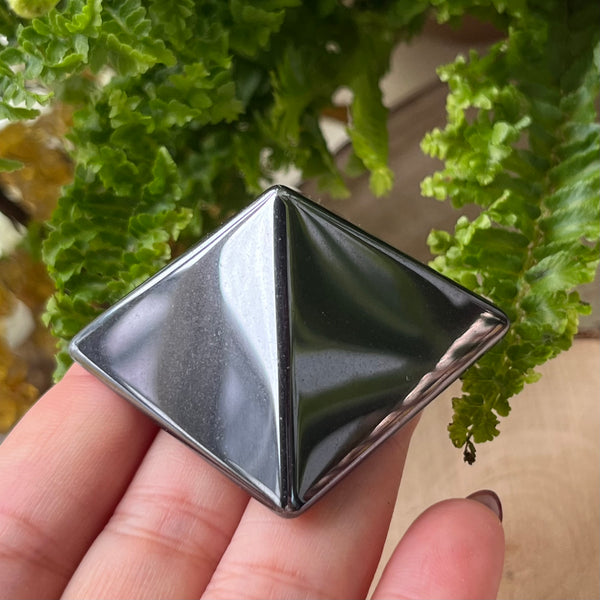 Hematite Pyramid - Protection & Connection